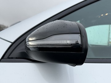 Mercedes-Benz GLA 250e (foto 22)