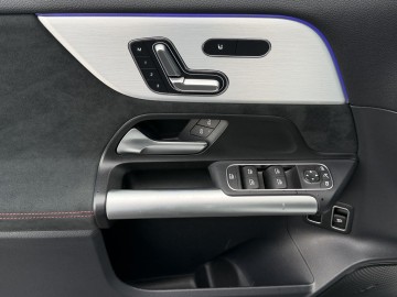 Mercedes-Benz GLA 250e (foto 23)