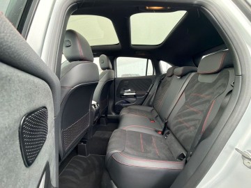 Mercedes-Benz GLA 250e (foto 26)