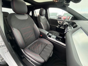 Mercedes-Benz GLA 250e (foto 28)