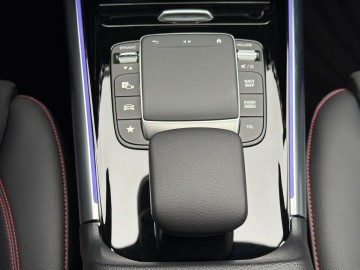 Mercedes-Benz GLA 250e (foto 29)