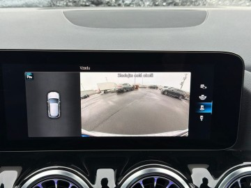 Mercedes-Benz GLA 250e (foto 30)