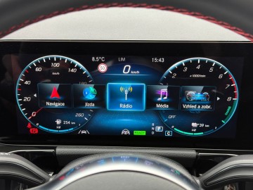 Mercedes-Benz GLA 250e (foto 32)