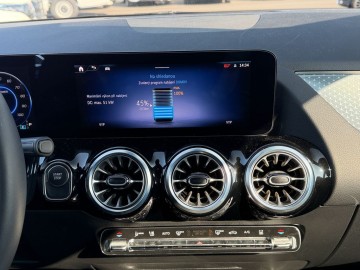 Mercedes-Benz EQA 250+ (foto 18)