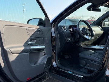 Mercedes-Benz EQA 250+ (foto 21)