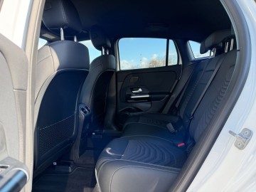 Mercedes-Benz EQA 250+ (foto 13)