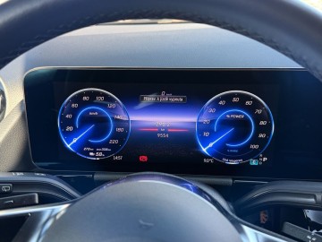 Mercedes-Benz EQA 250+ (foto 16)