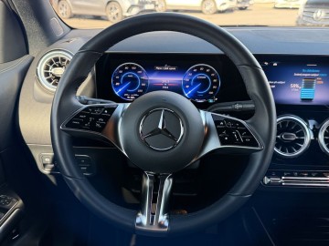 Mercedes-Benz EQA 250+ (foto 17)