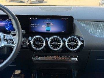 Mercedes-Benz EQA 250+ (foto 18)