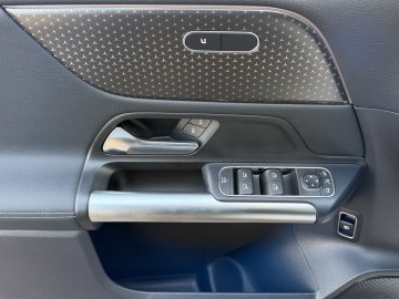 Mercedes-Benz EQA 250+ (foto 23)