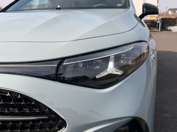 Mercedes-Benz CLA 200 (foto 8)