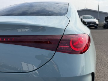 Mercedes-Benz CLA 200 (foto 12)