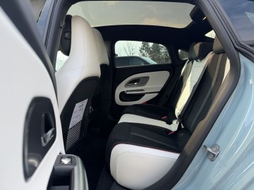 Mercedes-Benz CLA 200 (foto 13)