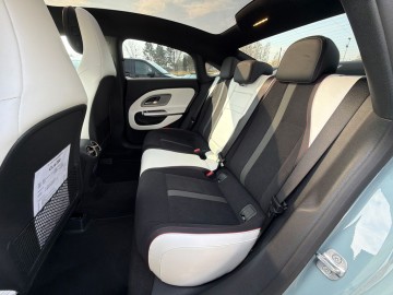 Mercedes-Benz CLA 200 (foto 26)