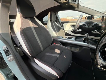 Mercedes-Benz CLA 200 (foto 27)