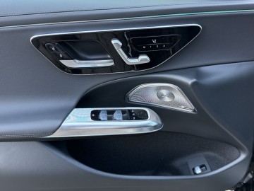 Mercedes-Benz E 450 d 4MATIC kombi (foto 23)