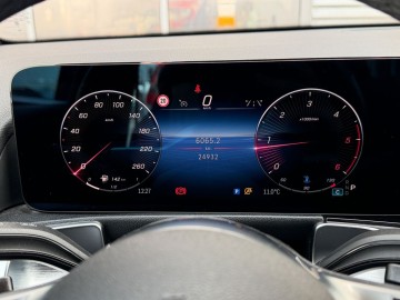 Mercedes-Benz GLB 180d (foto 16)