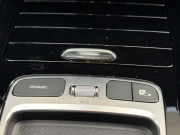 Mercedes-Benz GLB 180d (foto 28)