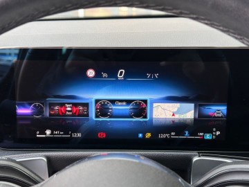 Mercedes-Benz GLB 180d (foto 30)