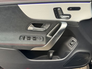 Mercedes-Benz CLA 200 d AMG Style Edition (foto 23)