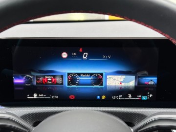 Mercedes-Benz CLA 200 d AMG Style Edition (foto 33)