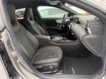 Mercedes-Benz  CLA 200 d Shooting Brake AMG Style Edition (foto 9)