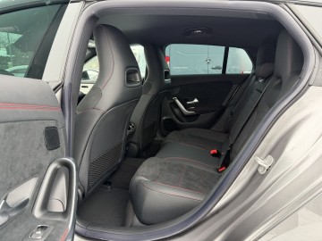 Mercedes-Benz  CLA 200 d Shooting Brake AMG Style Edition (foto 13)