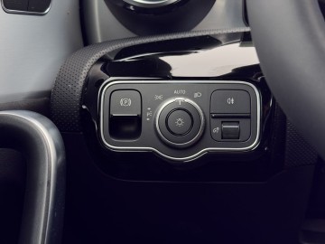 Mercedes-Benz  CLA 200 d Shooting Brake AMG Style Edition (foto 20)