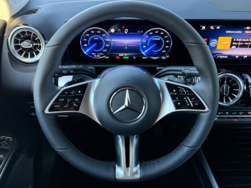 Mercedes-Benz EQB 250+ (foto 17)