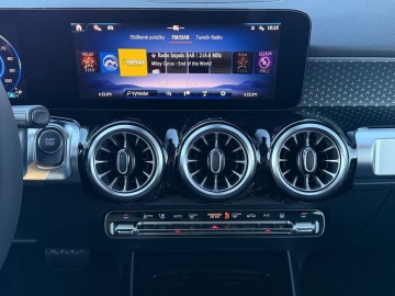 Mercedes-Benz EQB 250+ (foto 18)