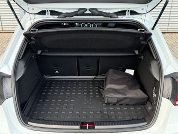 Mercedes-Benz A 250e (foto 11)