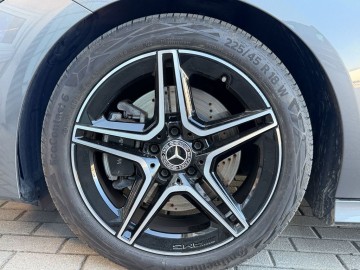 Mercedes-Benz CLA 200 d AMG Style Edition (foto 25)