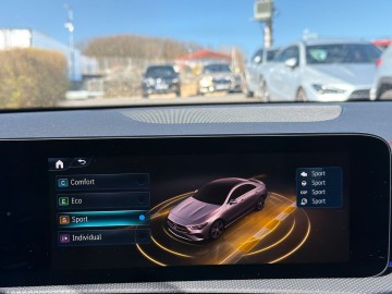 Mercedes-Benz CLA 200 d AMG Style Edition (foto 28)