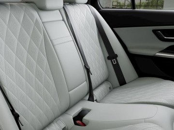 Mercedes-Benz E 450 d 4MATIC (foto 7)