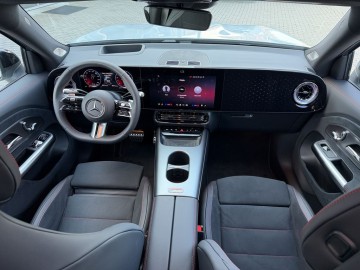 Mercedes-Benz GLB 350 4MATIC s technologií EQ (foto 15)