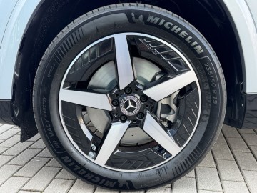 Mercedes-Benz GLB 350 4MATIC s technologií EQ (foto 25)