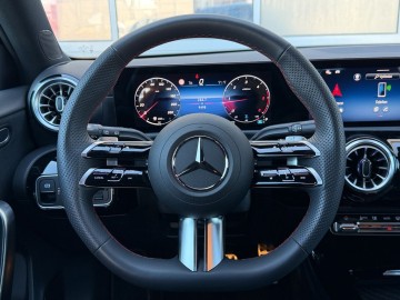 Mercedes-Benz A 200d AMG Style Edition (foto 17)