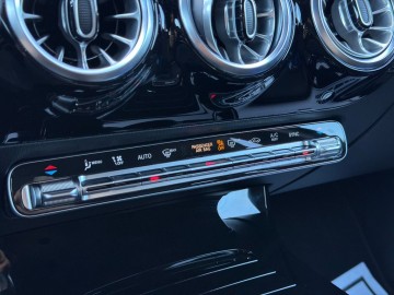 Mercedes-Benz A 200d AMG Style Edition (foto 30)