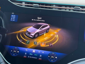 Mercedes-Benz EQE 500 4MATIC SUV Electric Art Edition (foto 32)