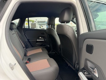 Mercedes-Benz EQA 250+ (foto 10)