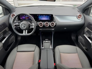 Mercedes-Benz EQA 250+ (foto 15)