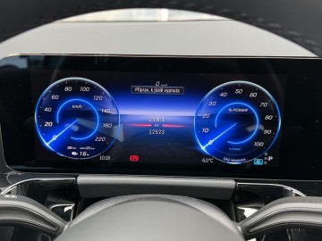 Mercedes-Benz EQA 250+ (foto 16)