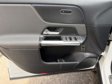 Mercedes-Benz EQA 250+ (foto 23)