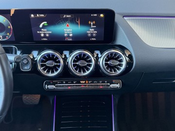 Mercedes-Benz GLA 200d 4MATIC (foto 18)