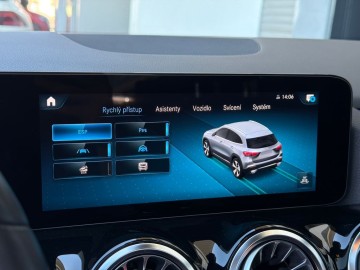 Mercedes-Benz GLA 200d 4MATIC (foto 32)