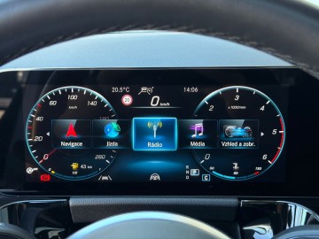 Mercedes-Benz GLA 200d 4MATIC (foto 34)