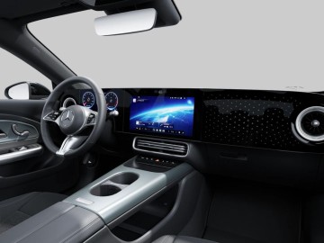 Mercedes-Benz CLA 180 (foto 15)