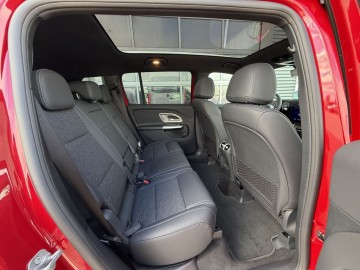 Mercedes-Benz GLB 250+ s technologií EQ (foto 10)