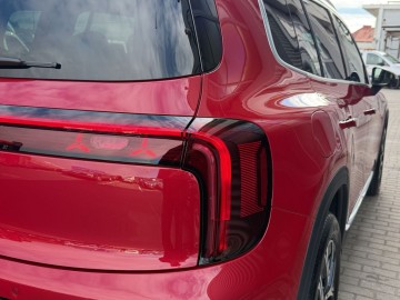 Mercedes-Benz GLB 250+ s technologií EQ (foto 11)
