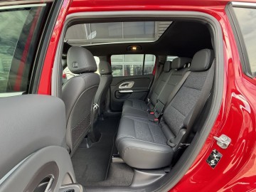 Mercedes-Benz GLB 250+ s technologií EQ (foto 13)